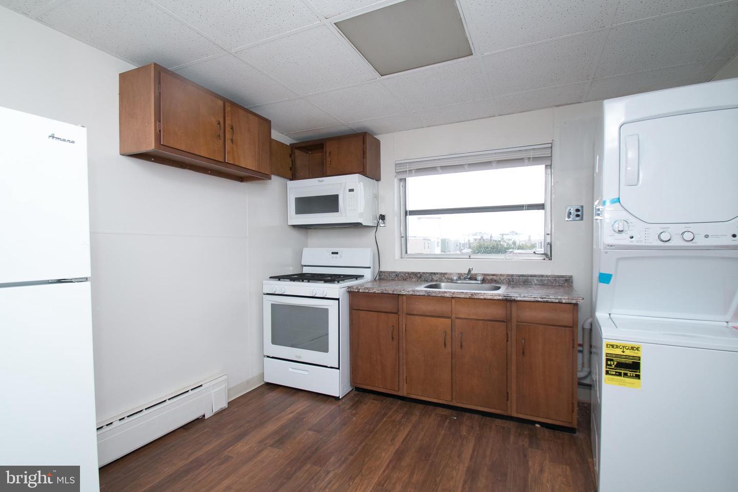Property Photo: 1154 S 11th Street 3 PA 19147