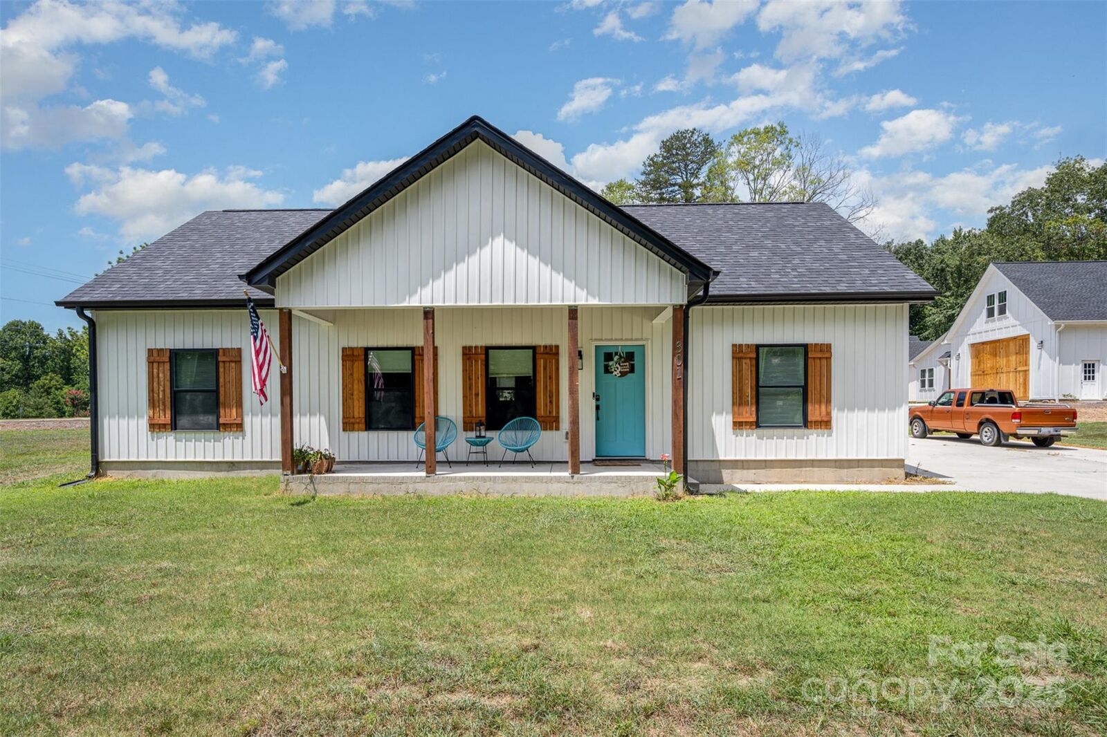 Property Photo: 301 China Grove Road NC 28083