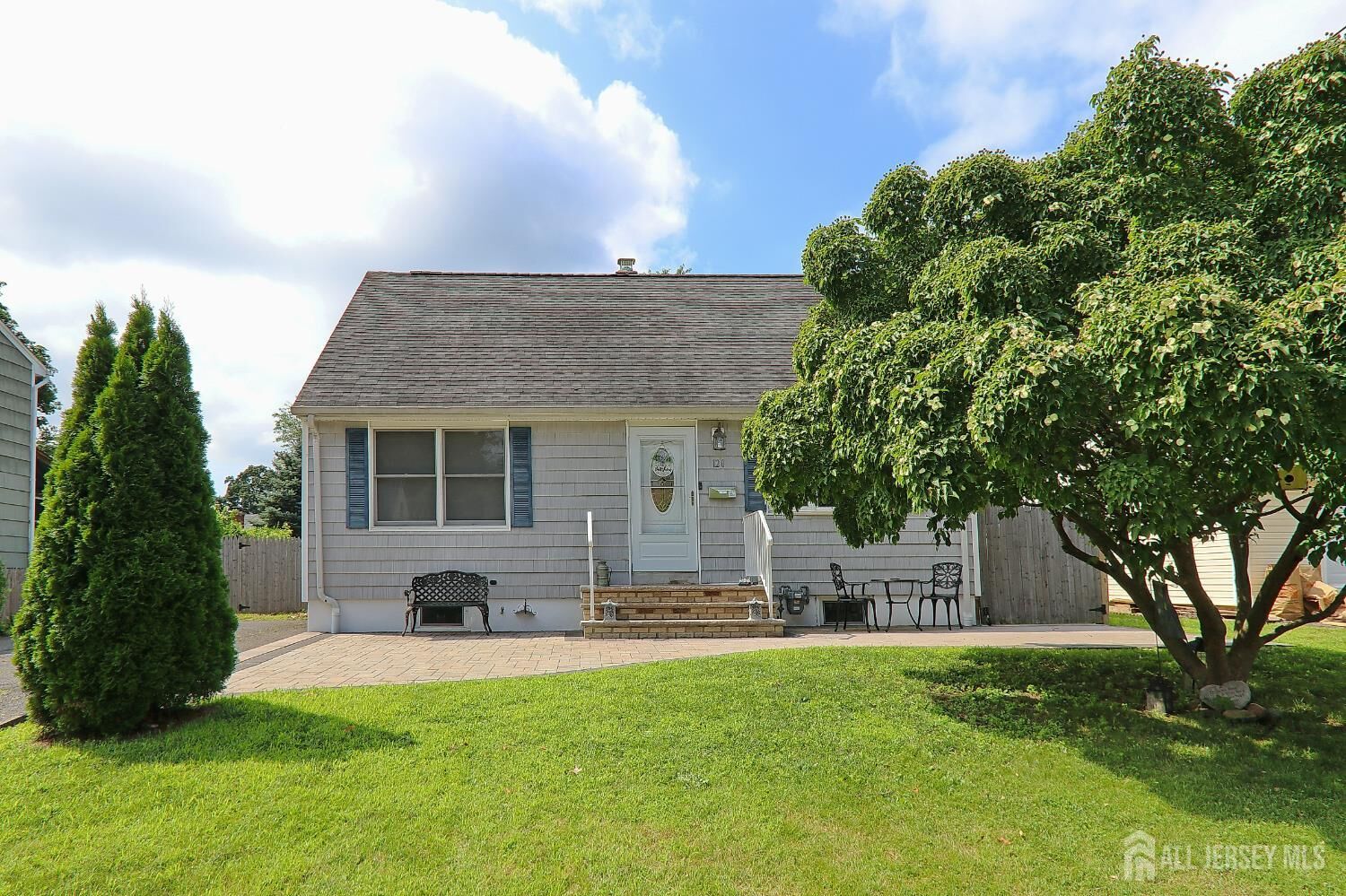 Property Photo:  124 Conklin Street  NJ 07080 