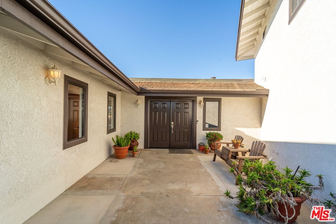 Property Photo:  44310 Via Barranca  CA 92590 