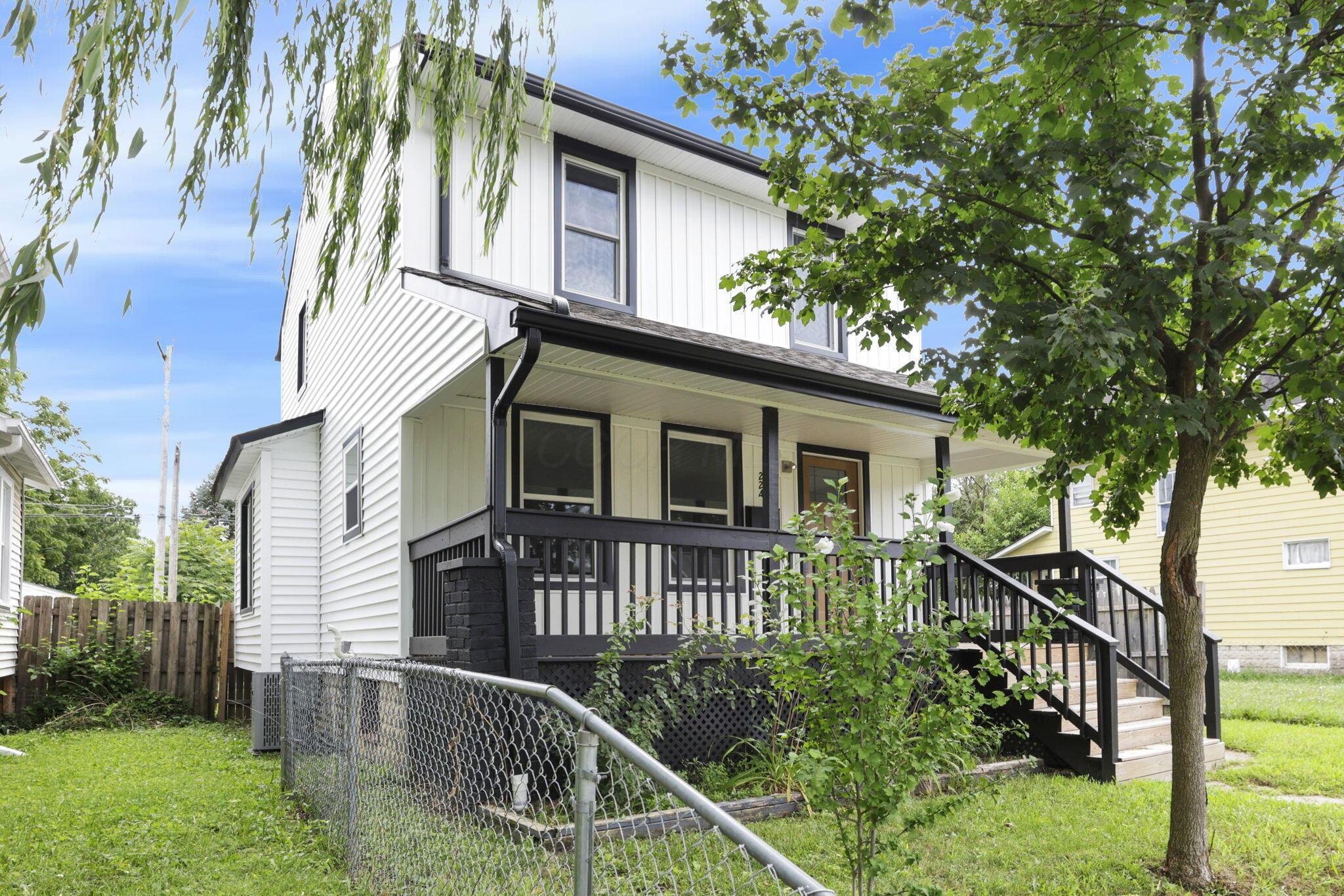 Property Photo: 224 N Oakley Avenue OH 43204