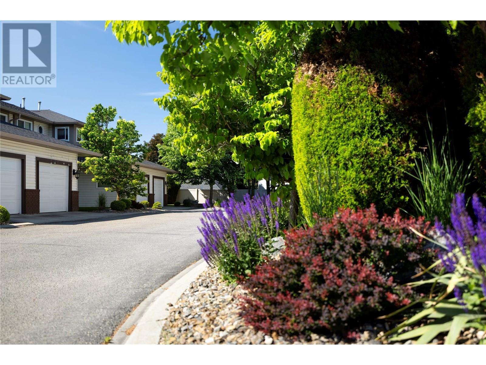 1853 Edgehill Avenue 28  Kelowna BC V1V 1X8 photo