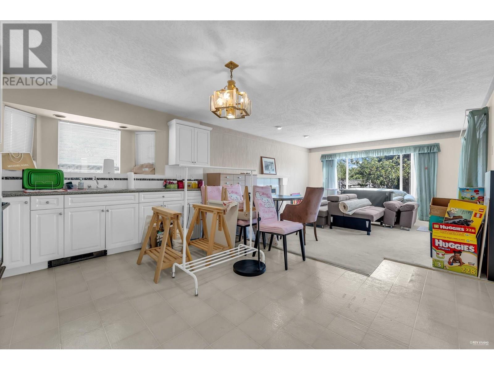 Property Photo:  10560 Granville Avenue  BC V6Y 1R4 