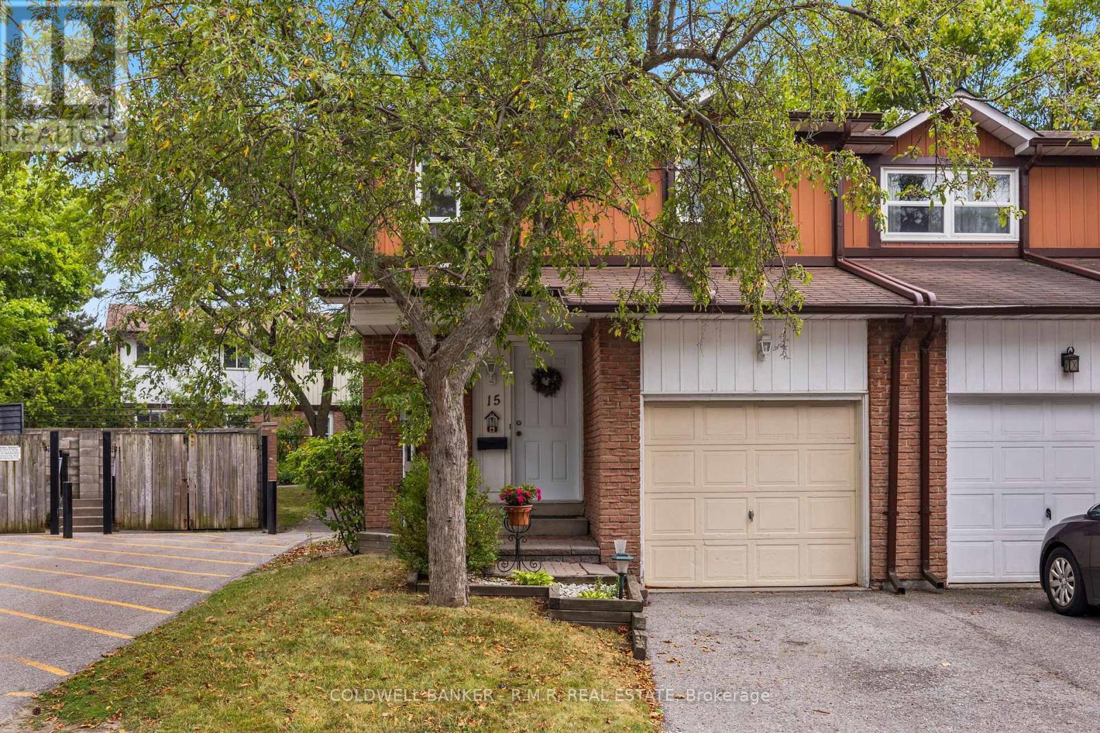 Property Photo: 540 Dorchester Drive 15 ON L1J 6M5