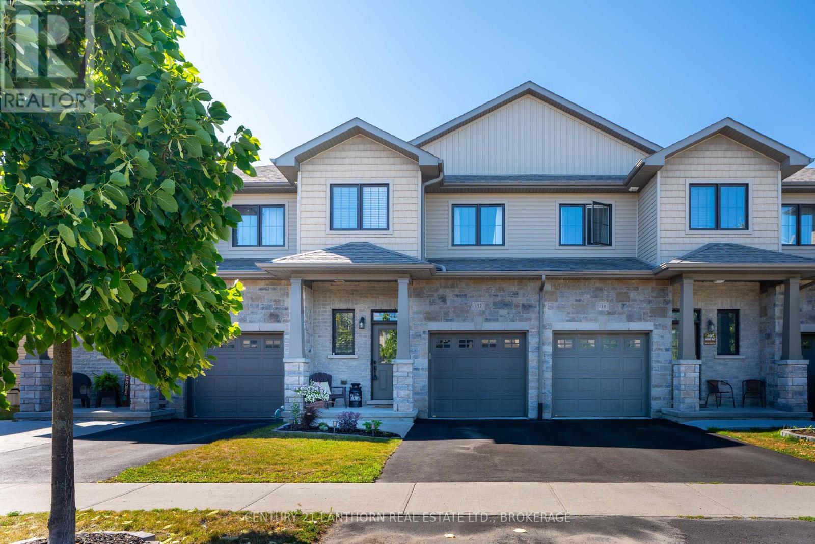 Property Photo: 132 Simurda Court ON K7N 0A8