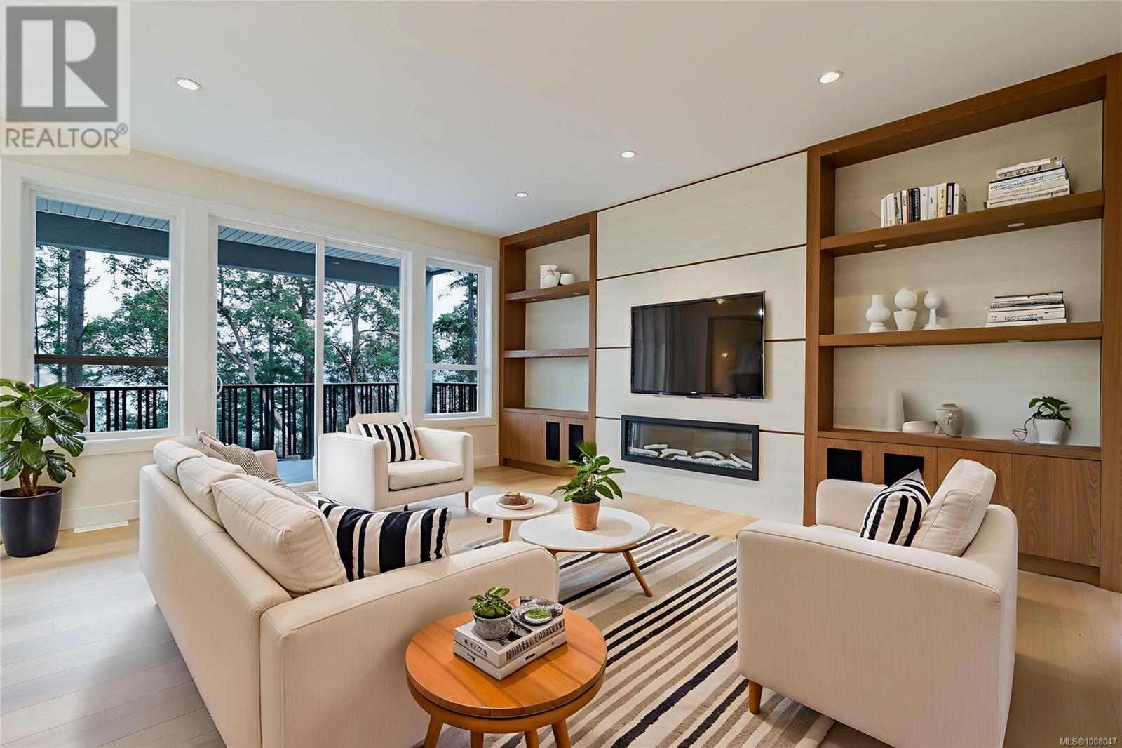 Property Photo: 917 Harbour View Street BC V9R 4V4