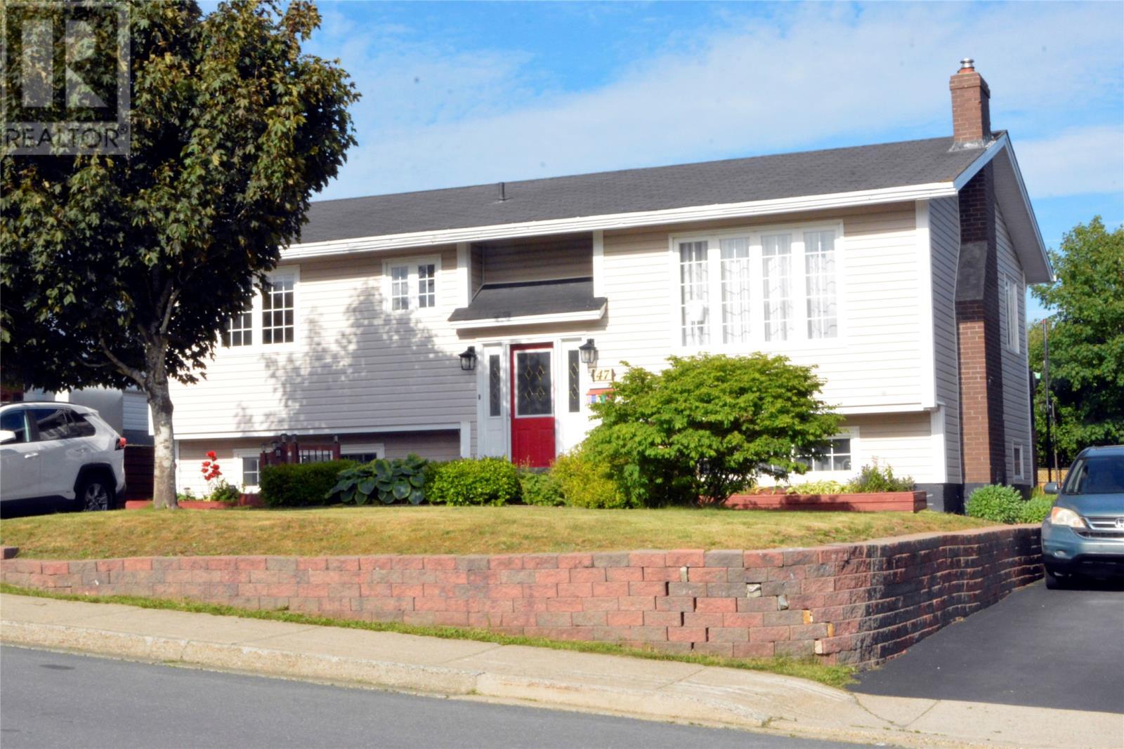 Property Photo:  47 Elizabeth Drive  NL A1L 1E5 