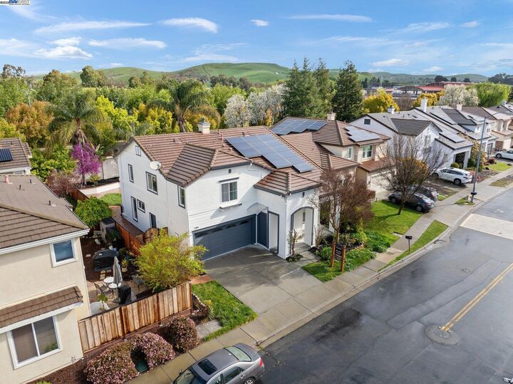 Property Photo: 5089 Winterbrook Ave CA 94568