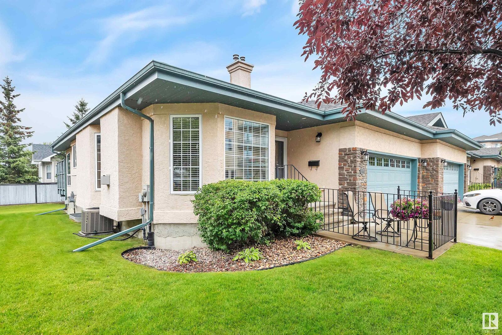 Property Photo:  102 Bridgeport Crossing 6  AB T9E 8K8 