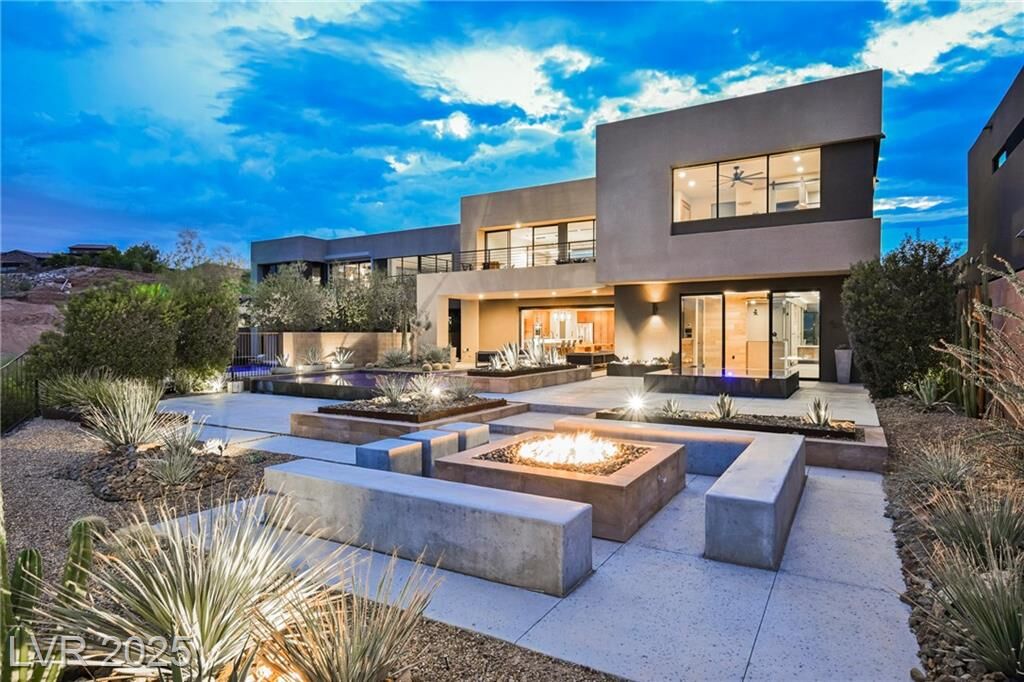 Property Photo: 20 Falling Canyon Court NV 89011
