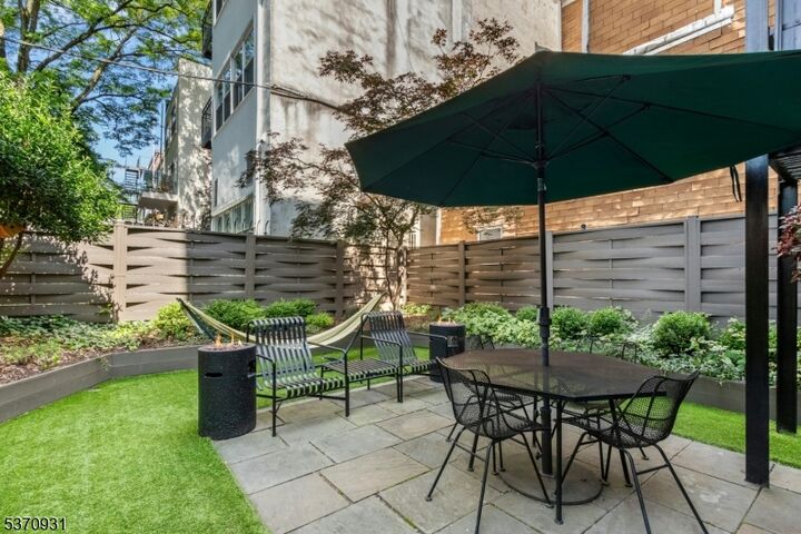 267 Grove St Apt 1R  Jersey City NJ 07302 photo