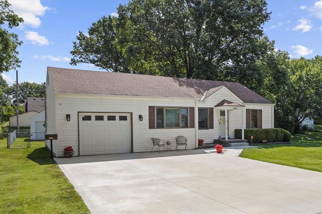 Property Photo:  1047 S 55th Terrace  KS 66106 