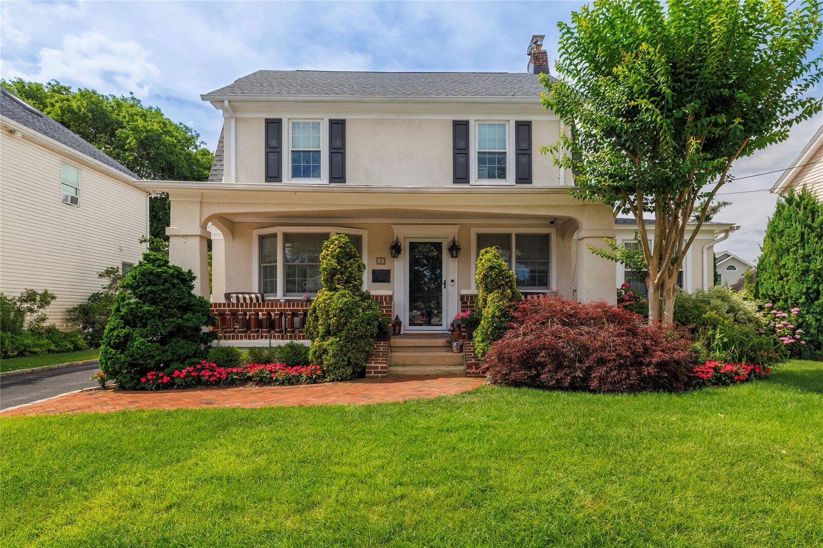 Property Photo:  8 Windsor Place  NY 11563 