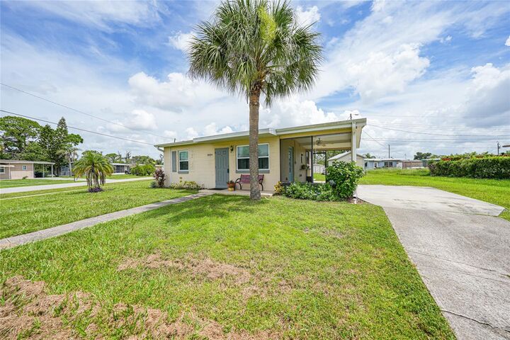 Property Photo: 8884 Agress Avenue FL 34287