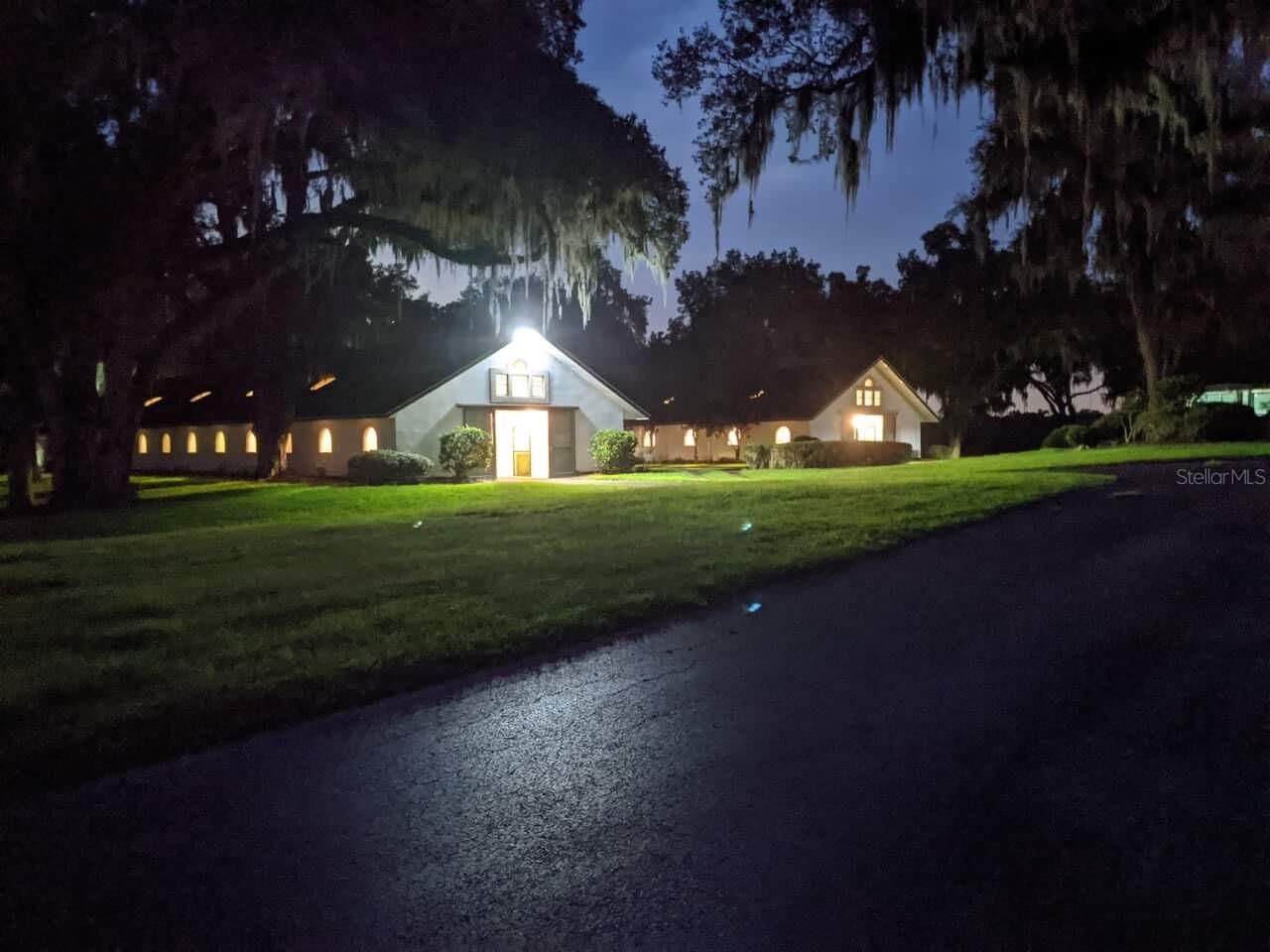 Property Photo: 5540 SE 157th Street Road FL 34491