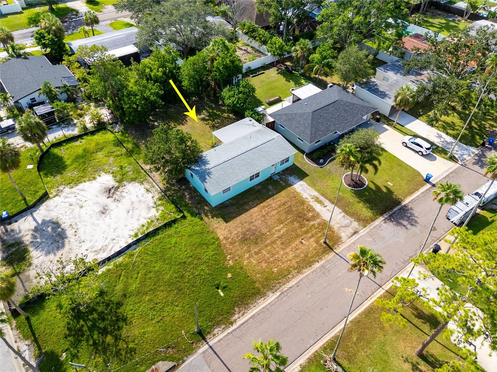 Property Photo: 4235 Des Moines Street NE FL 33703