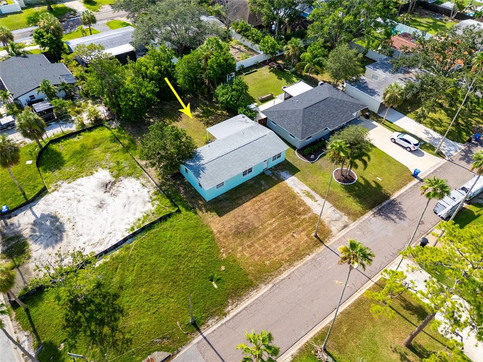 Property Photo: 4235 Des Moines Street NE FL 33703