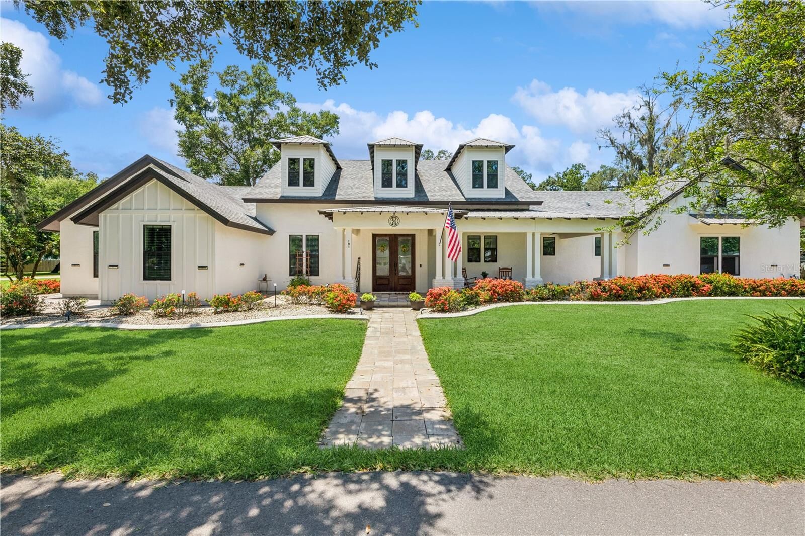 Property Photo:  101 N Starr Street  FL 34760 