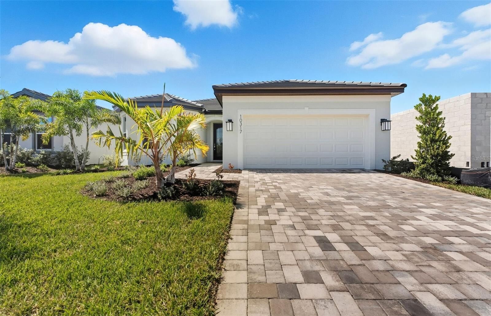 Property Photo:  10317 Spruce River Way  FL 34219 