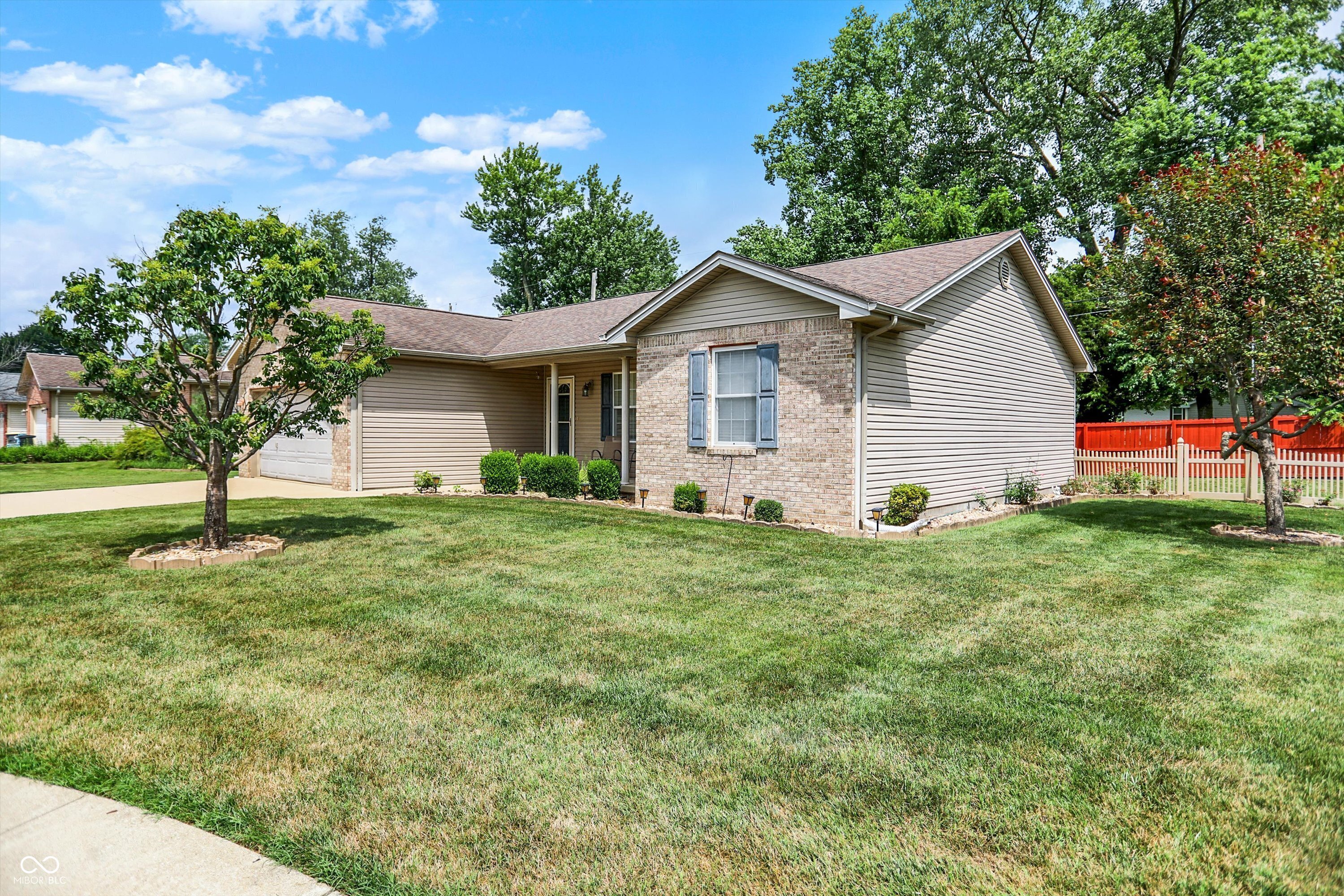 Property Photo: 822 Allendale Drive IN 47274