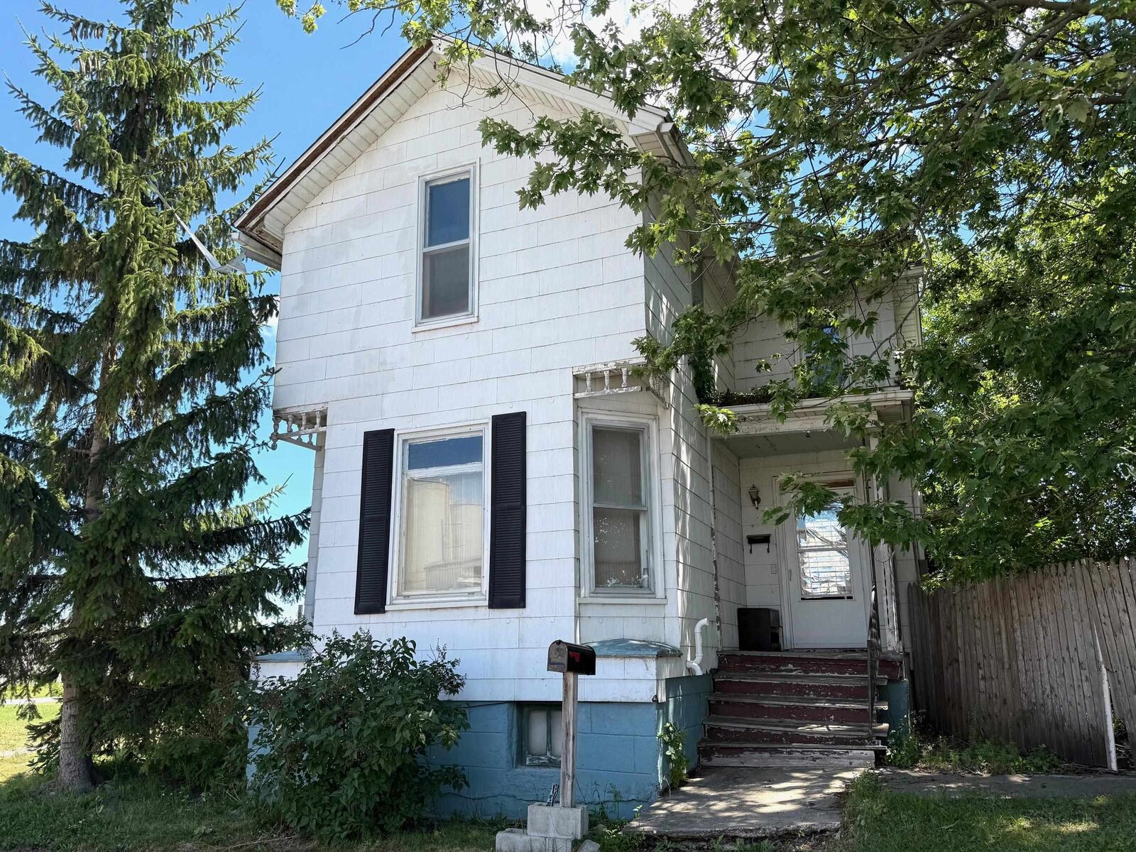 Property Photo:  1305 Langstaff Street  MI 48732 