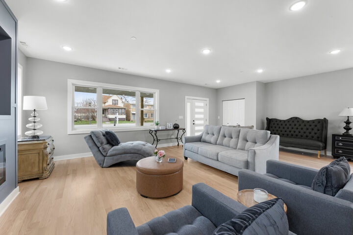Property Photo:  4113 Eberly Avenue  IL 60513 