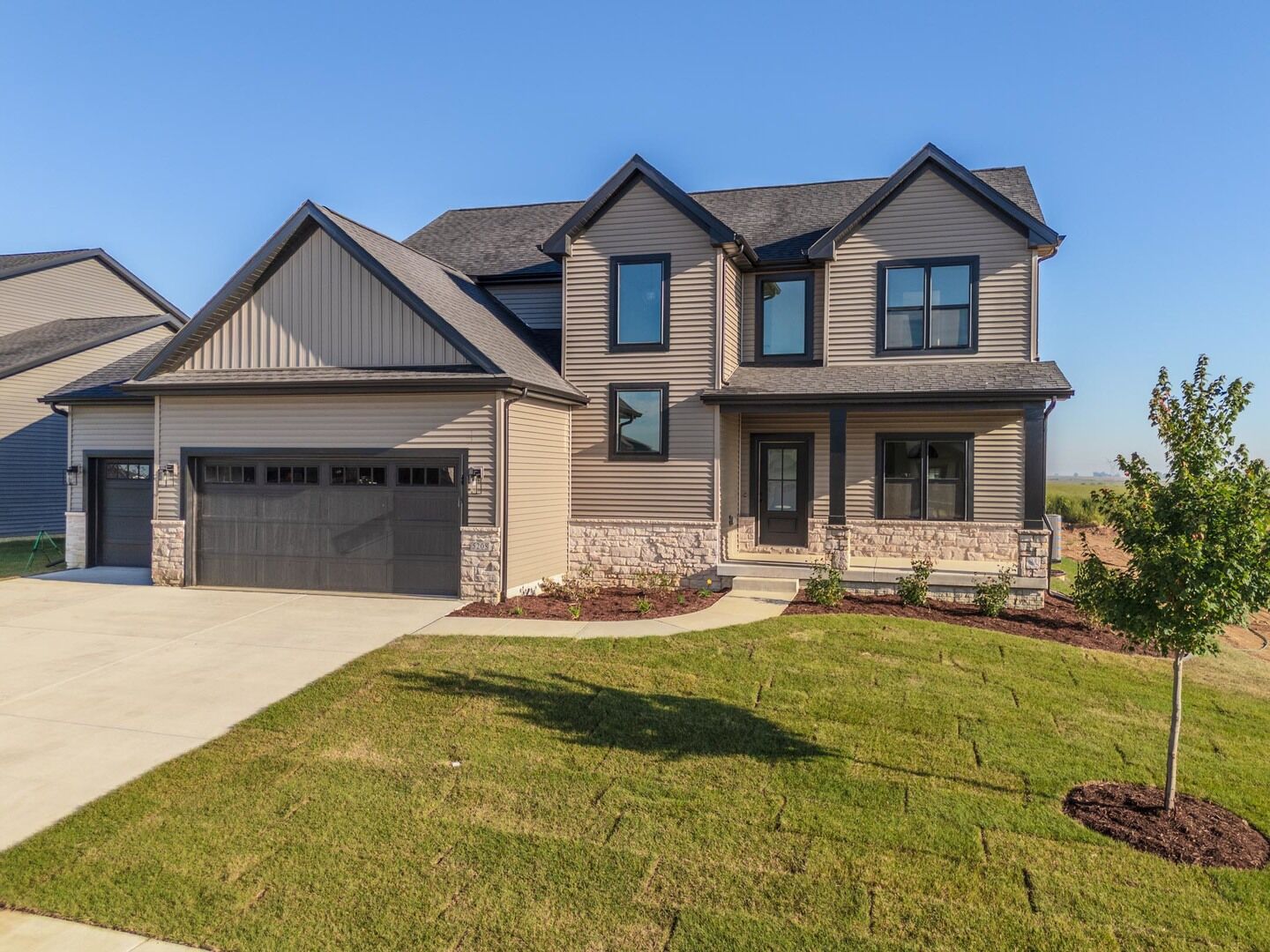 Property Photo:  5208 Castlebar Drive  IL 61705