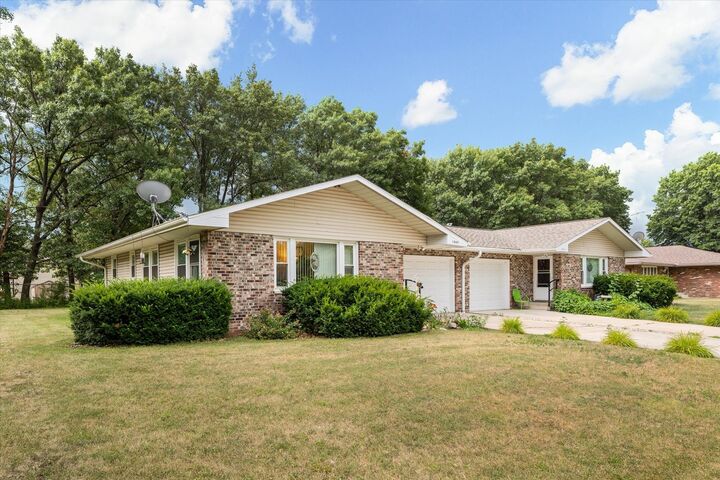 Property Photo:  1009/1011 Dupont Avenue  IL 60450 