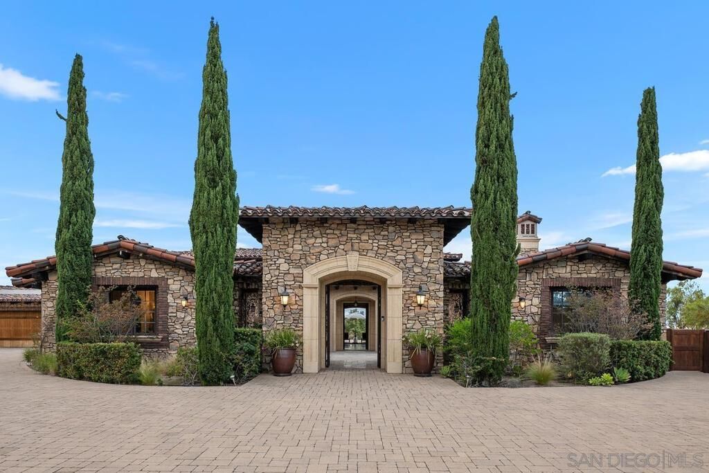 Property Photo:  14958 Encendido  CA 92127 