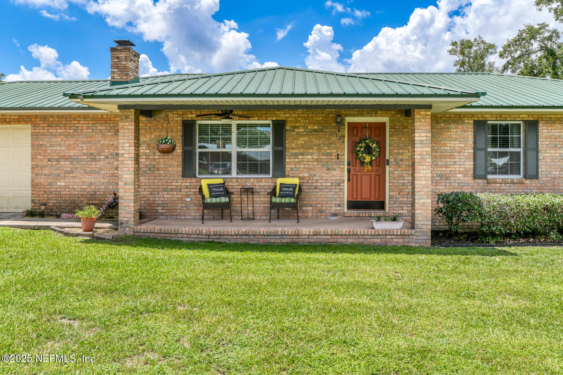 Property Photo:  101 W Flamingo Drive  FL 32177 