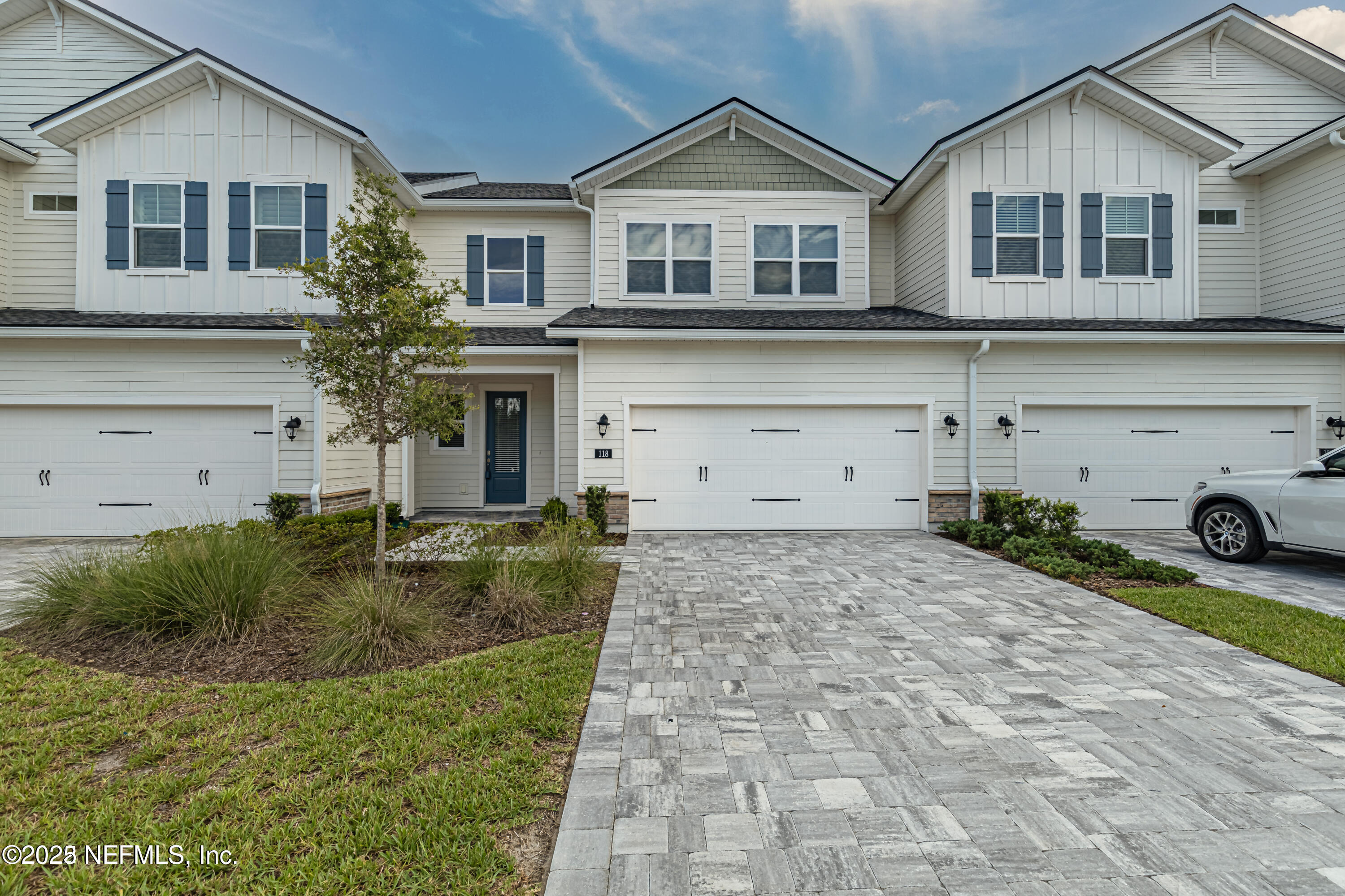 Property Photo: 118 Carousel Drive FL 32081