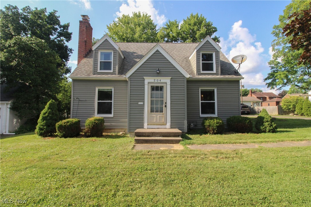 204 S Cadillac Drive  Youngstown OH 44512 photo