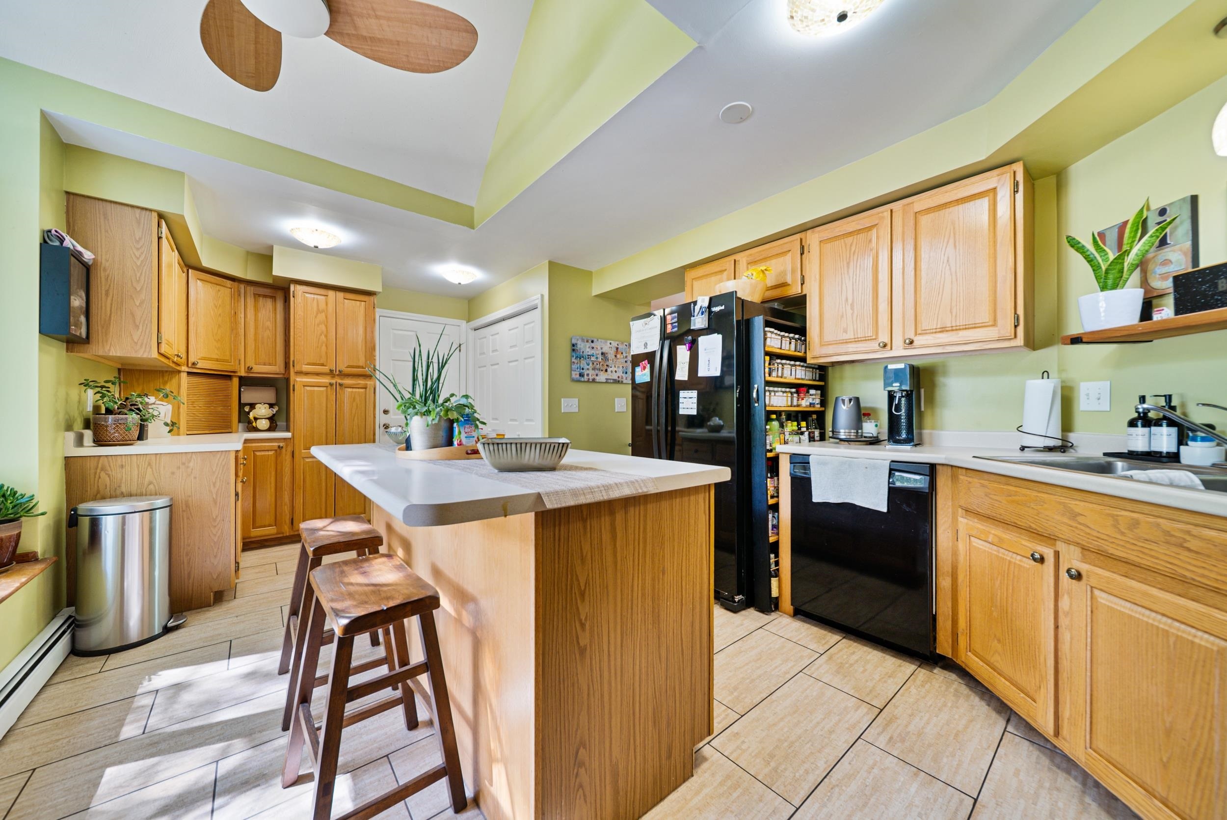 Property Photo: 6 Lindsay Road NH 03106