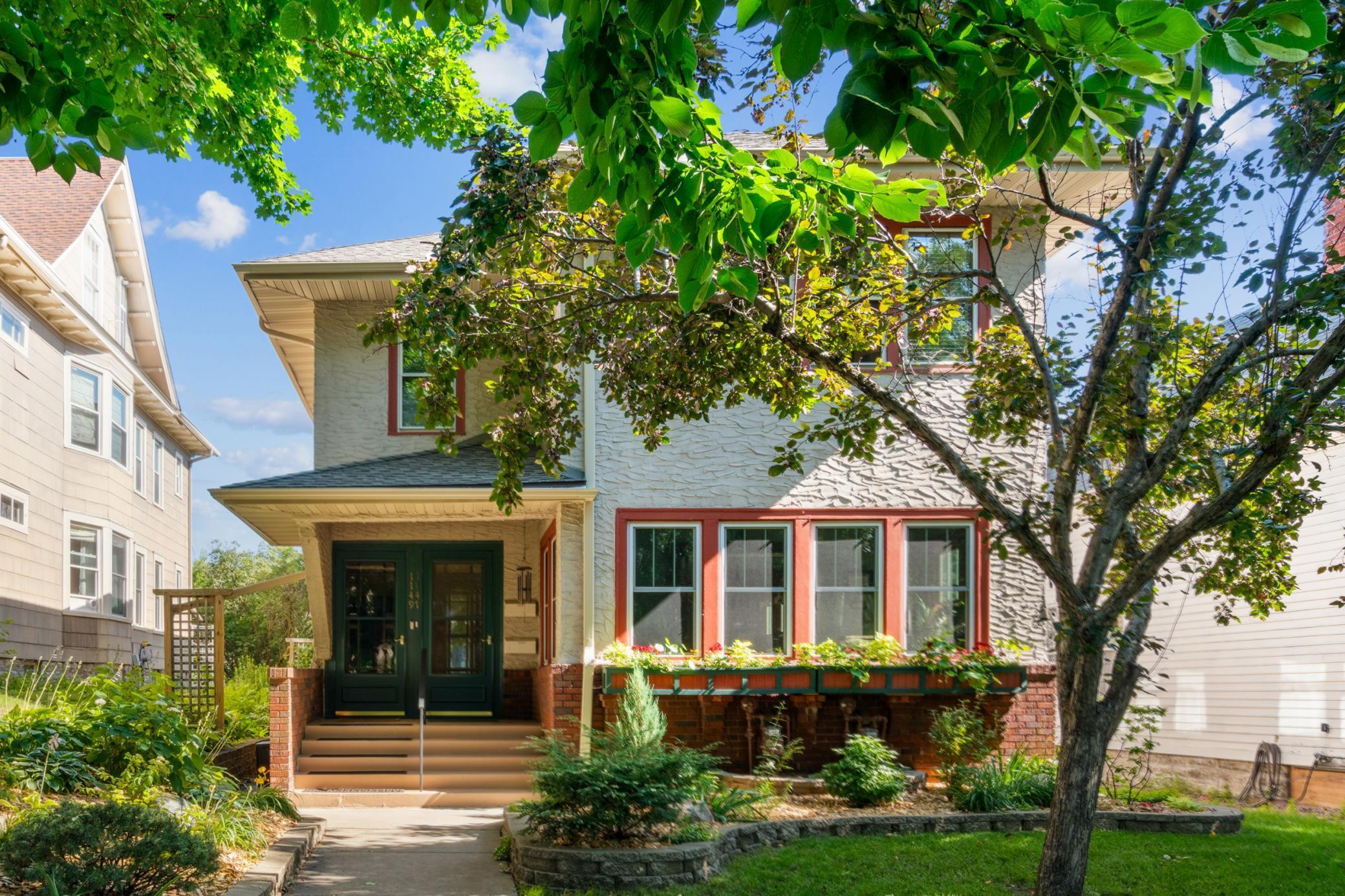 Property Photo:  1147 Lincoln Avenue  MN 55105 