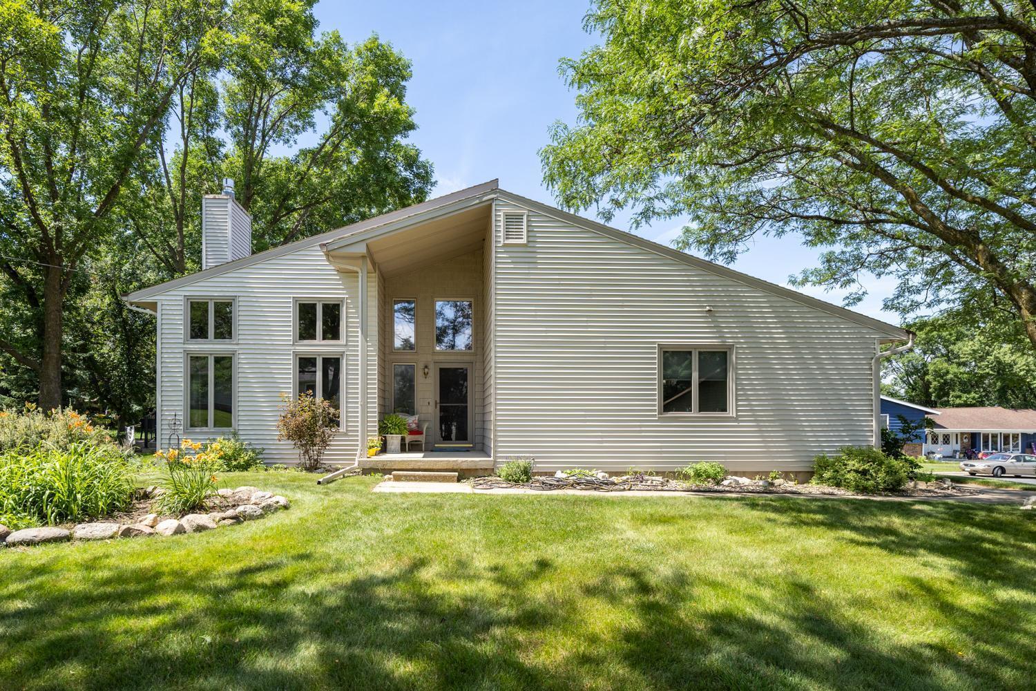 Property Photo:  500 Fairway Court N  MN 55976 