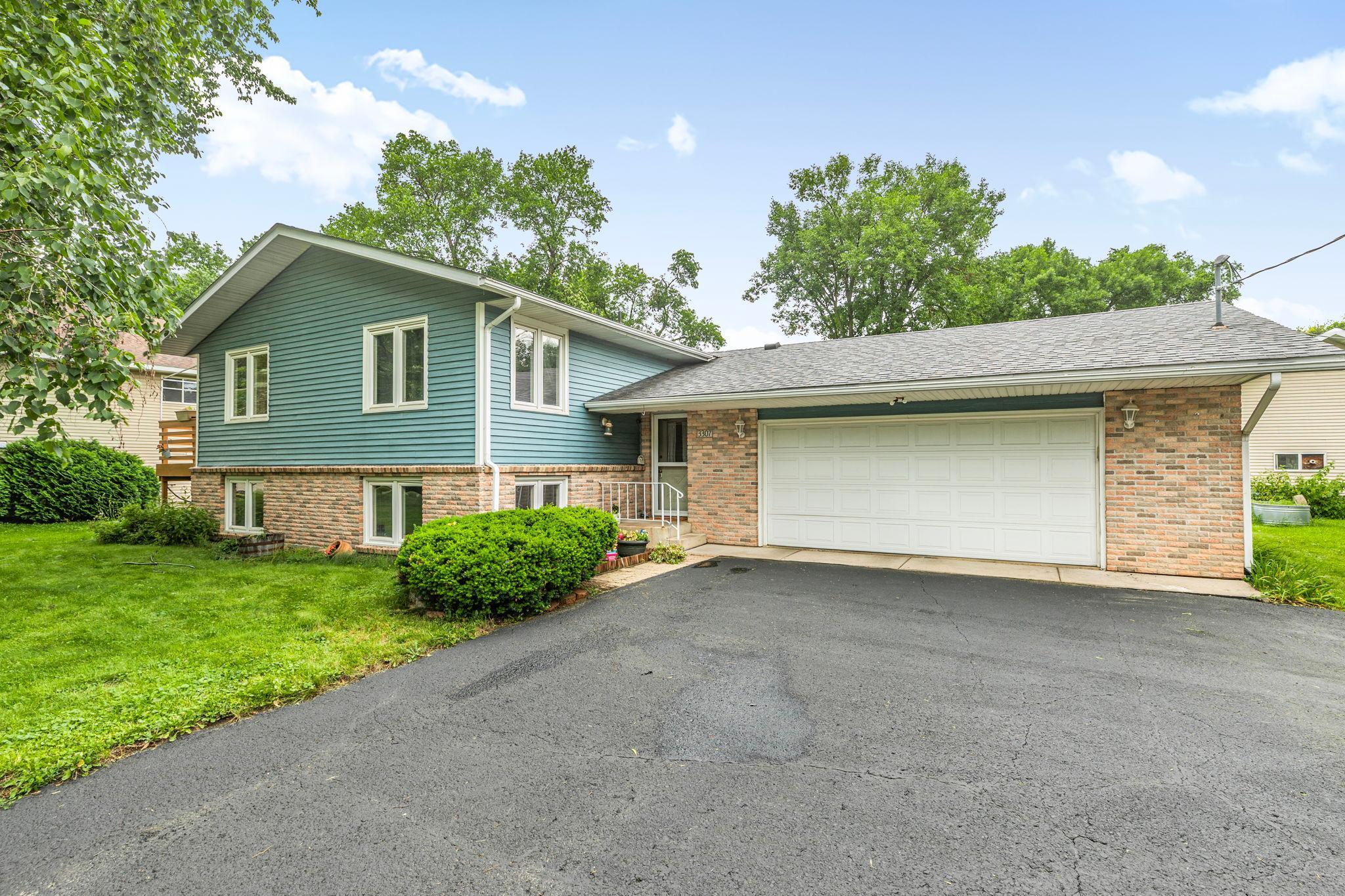 Property Photo: 3307 Park Drive MN 56303
