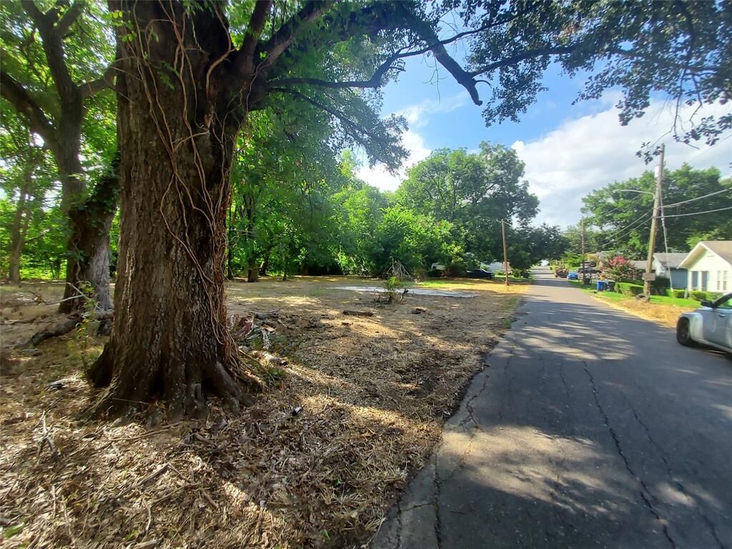 Property Photo: 2415 Roosevelt LA 71104