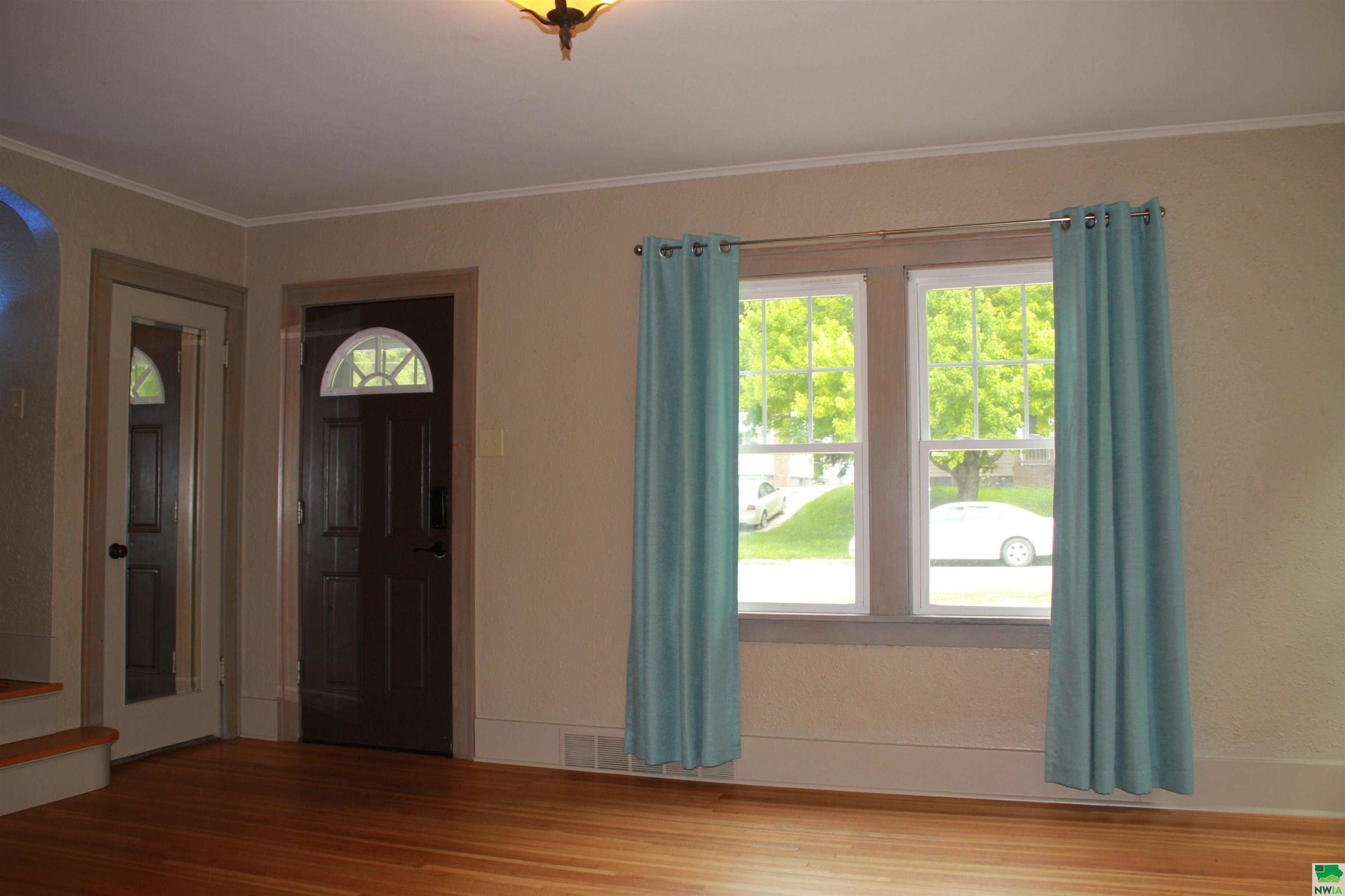 Property Photo: 3131 Grandview IA 51104