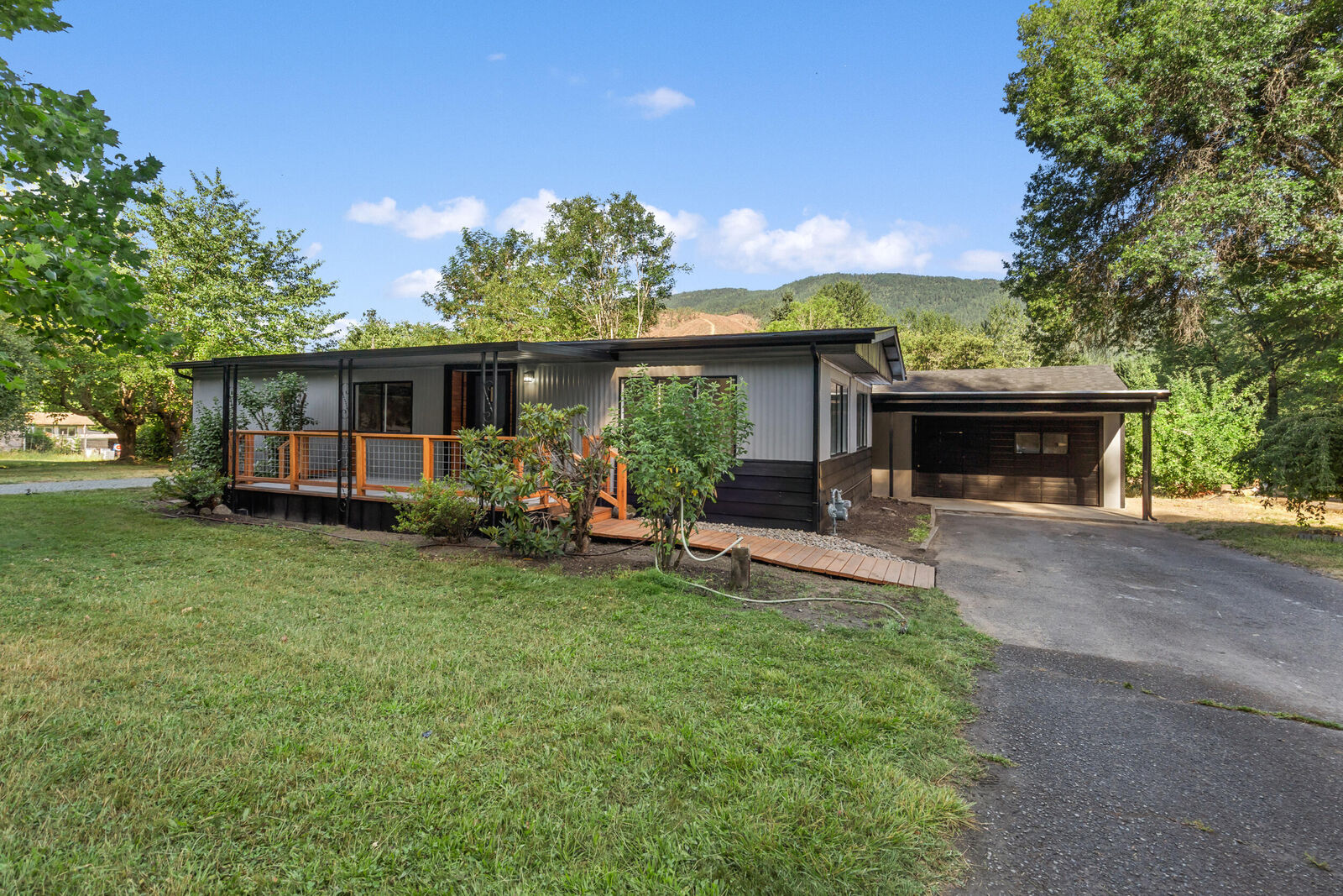 Property Photo:  1145 E Evans Creek Road  OR 97537 