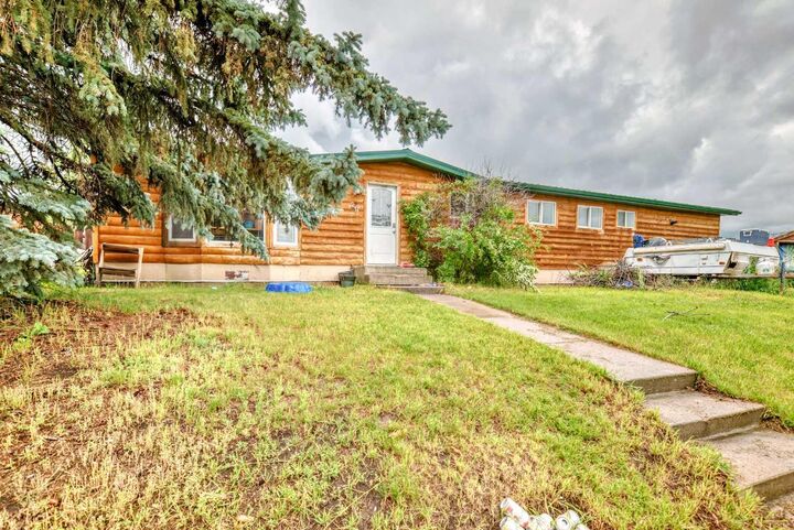 28 Riley Street NE  High River AB T1V 1G5 photo