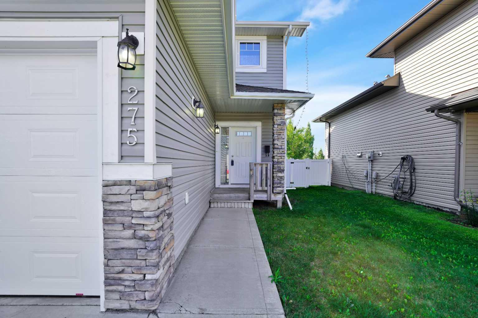 Property Photo: 275 Cedar Square AB T4M 0A1