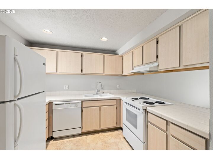 Property Photo:  4000 NE 109th Ave G209  WA 98682 