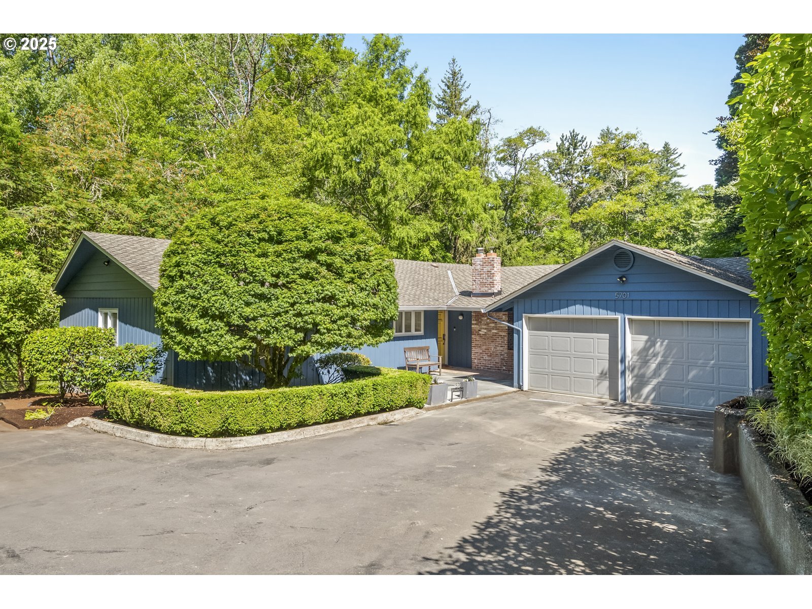 Property Photo: 5701 SW Hamilton St OR 97221