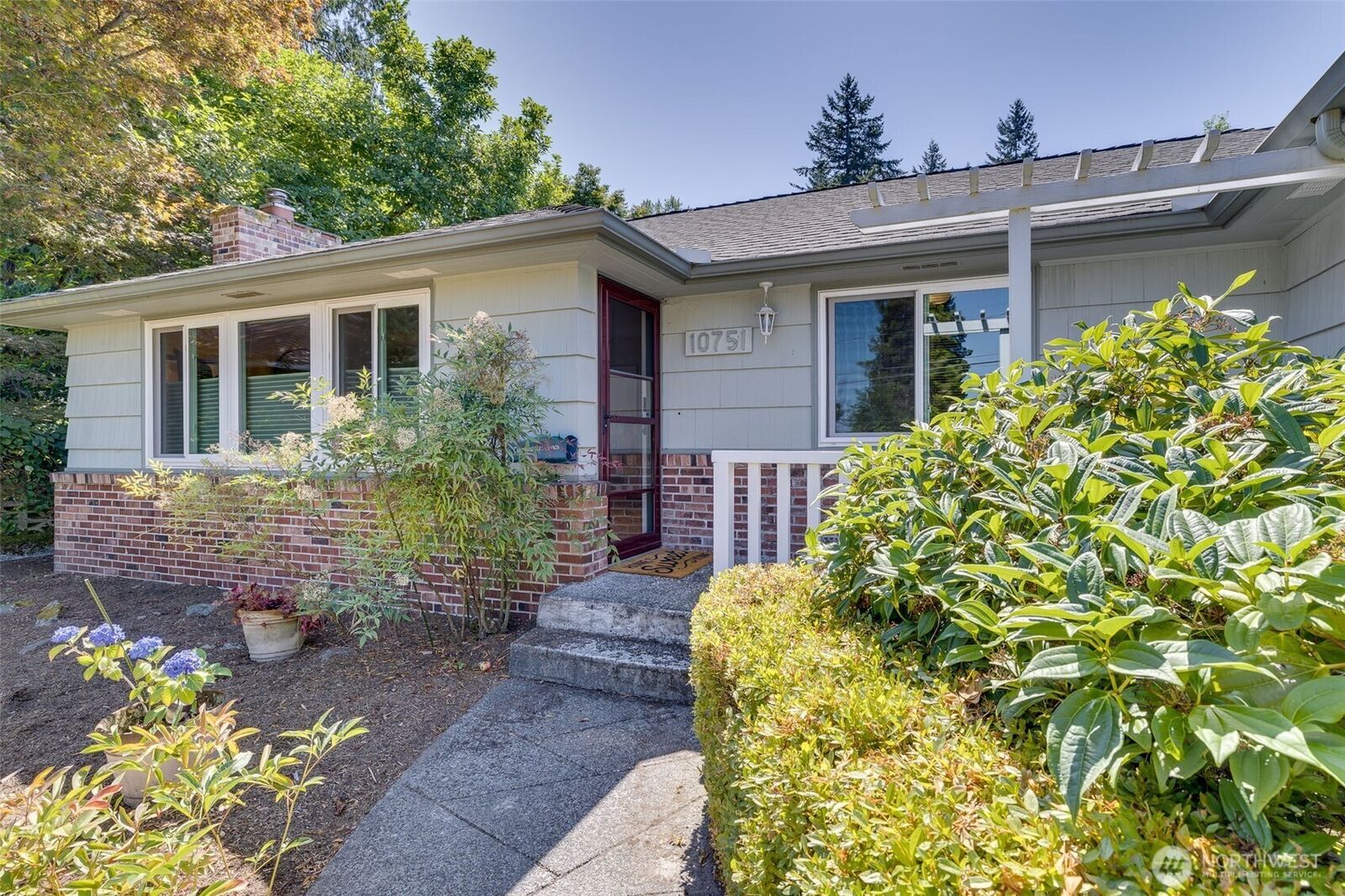 Property Photo: 10751 Durland Avenue NE WA 98125