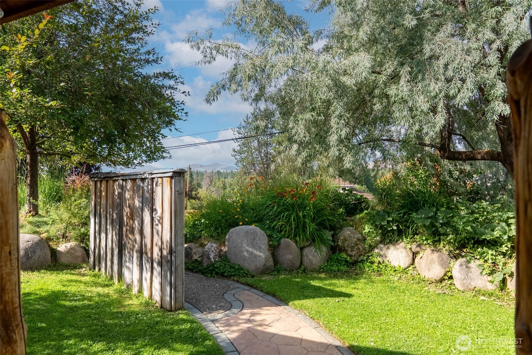 Property Photo:  812  Castle Avenue  WA 98862 