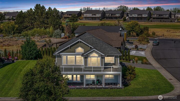 Property Photo:  6401  Farrer Way NE  WA 98837 
