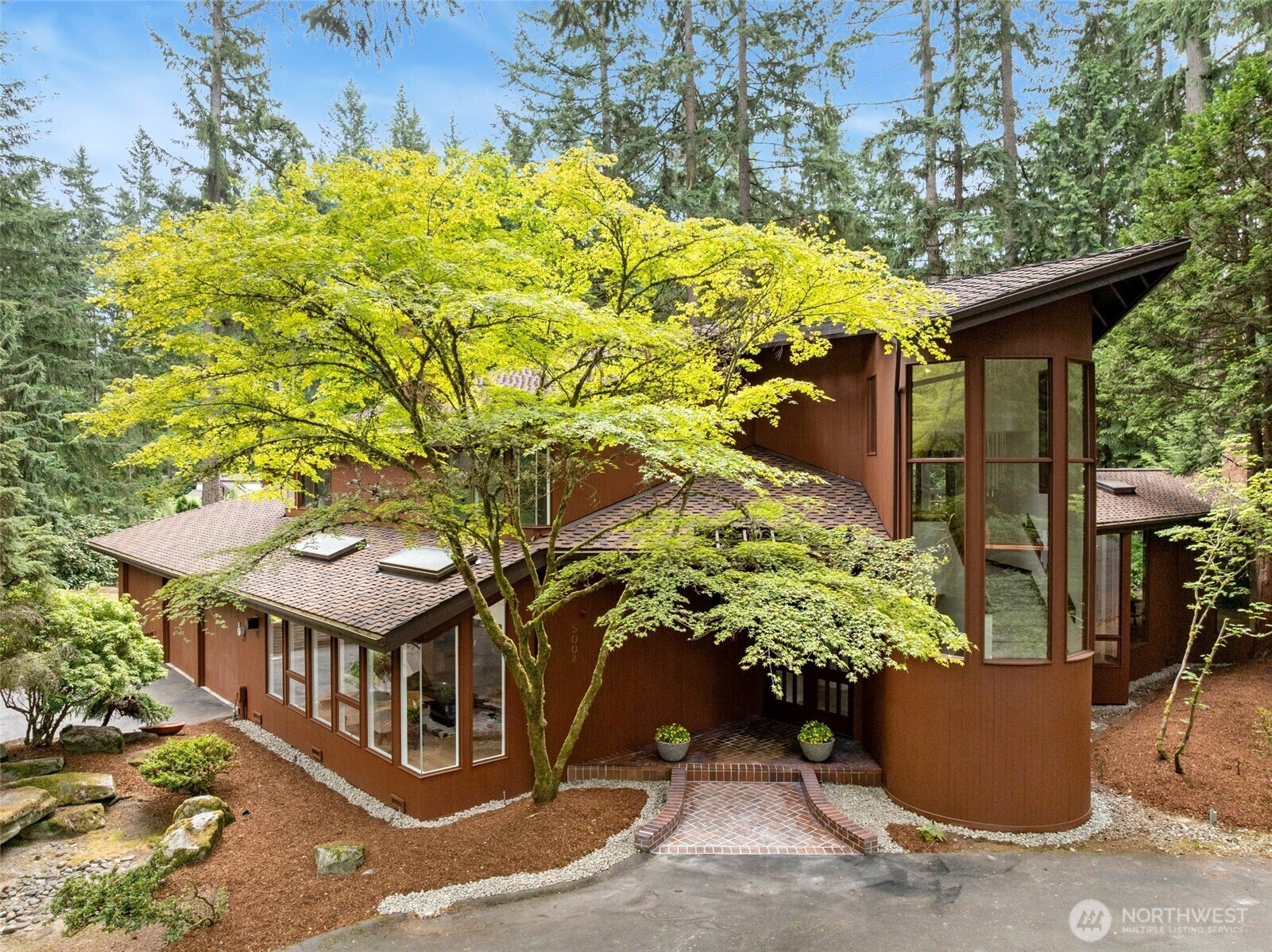 Property Photo: 5004 134th Place NE WA 98005