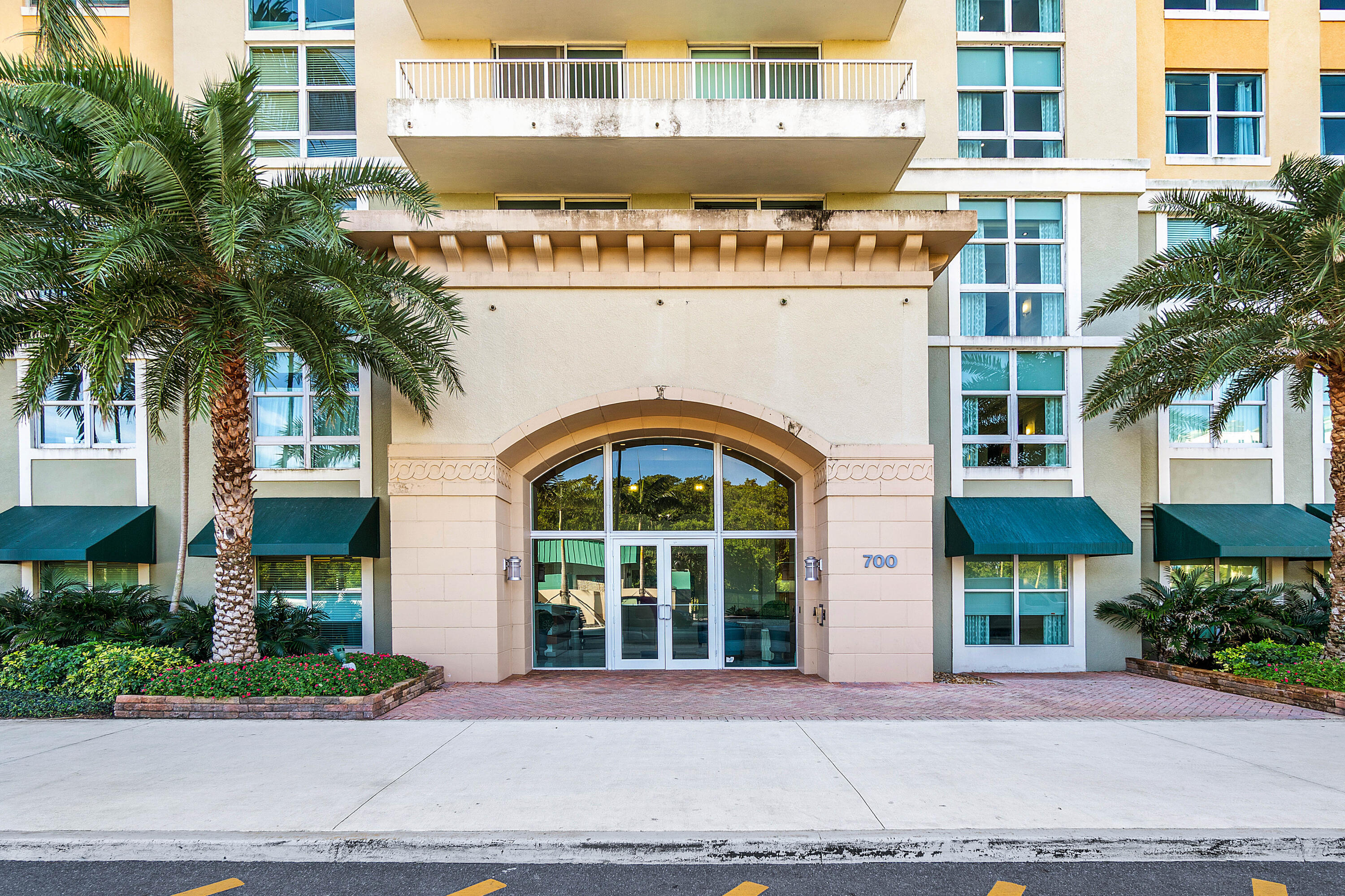 Property Photo: 700 E Boynton Beach Boulevard 1507 FL 33435