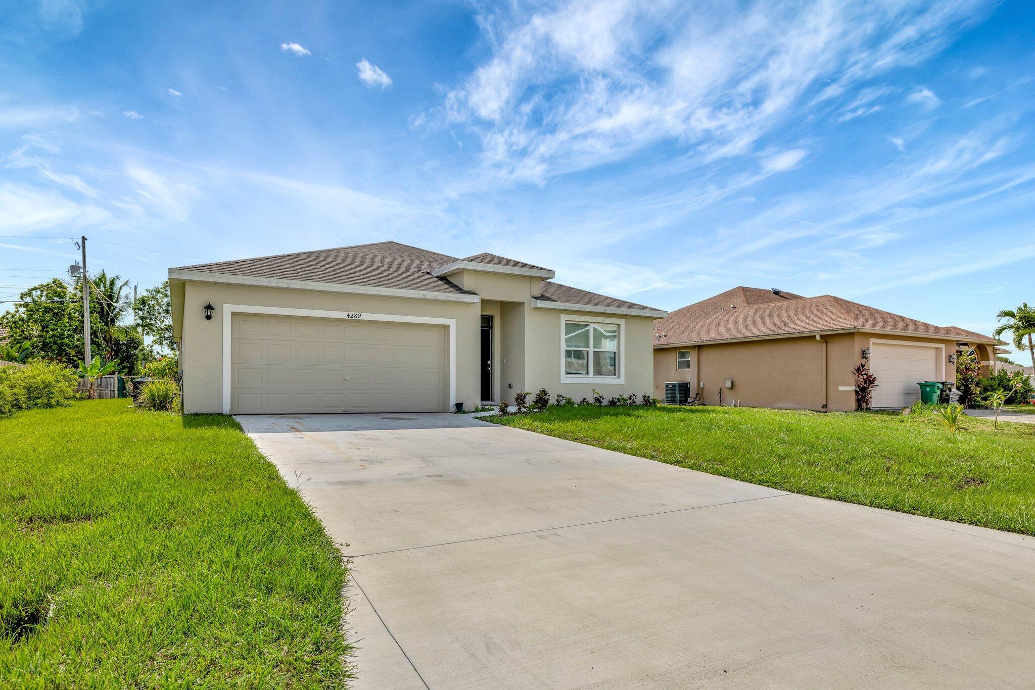 Property Photo: 4289 SW McClellen Street FL 34953