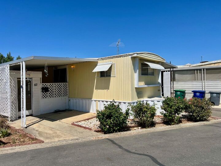 Property Photo: 1400 Meredith 62 CA 95322